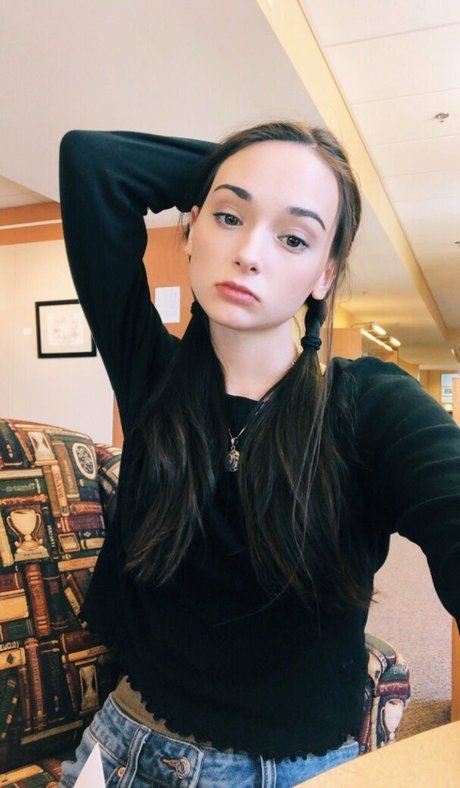 Foto di nudo di fuga di OnlyFans di Emma Lilly