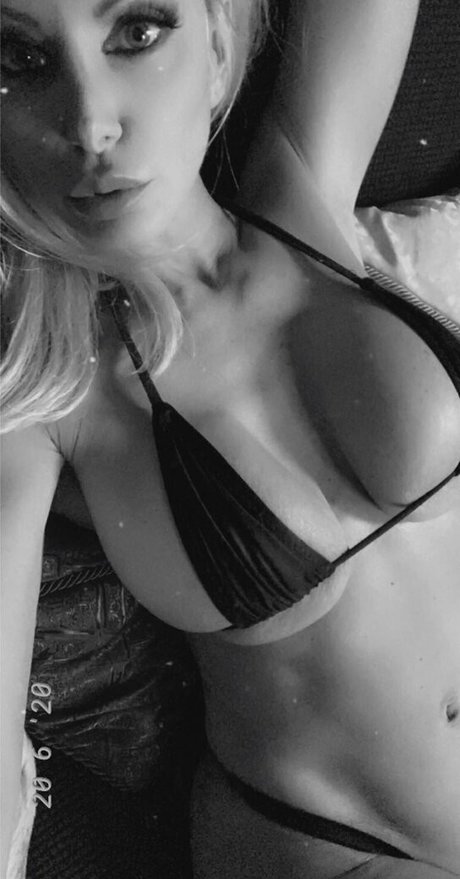 Foto di nudo di fuga di OnlyFans di Brittanyandrews