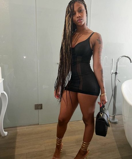 Foto di nudo di fuga di OnlyFans di Yunozaza