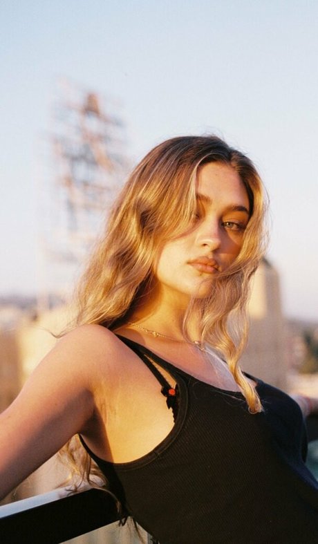 Foto di nudo di fuga di OnlyFans di Lizzy Greene