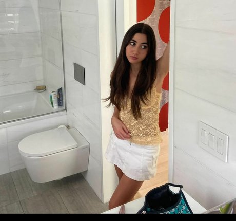 Foto di nudo di fuga di OnlyFans di Mikaela Astel
