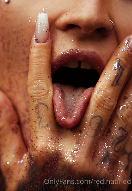 Foto di nudo di fuga di OnlyFans di Rednatified