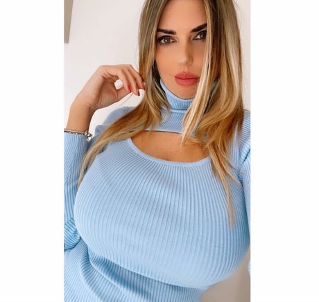 Foto di nudo di fuga di OnlyFans di Anna Riano