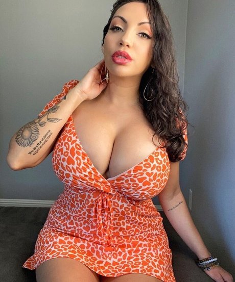 Foto di nudo di fuga di OnlyFans di Crueltyfreecurves