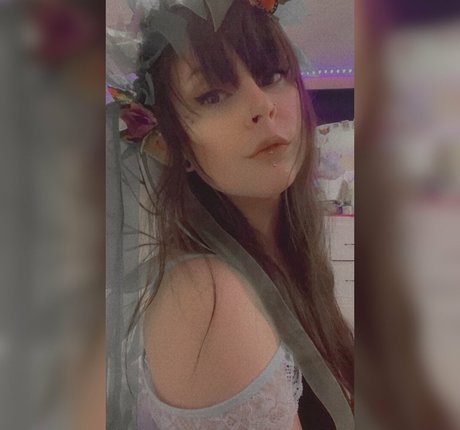 Foto di nudo di fuga di OnlyFans di Freegh0styghoul