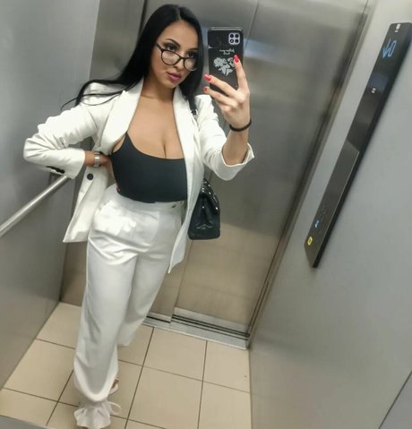Foto di nudo di fuga di OnlyFans di Ivana Milojevic