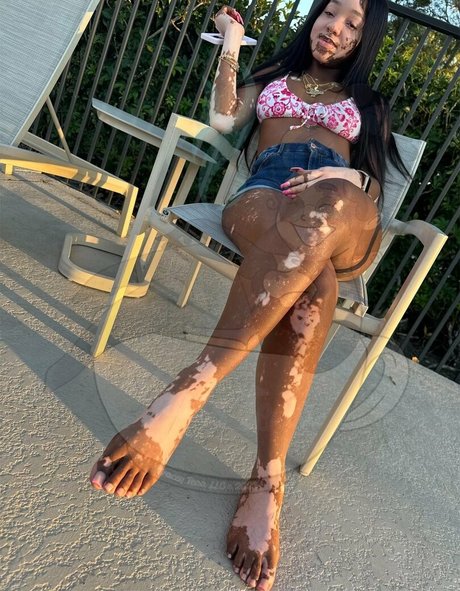 Foto di nudo di fuga di OnlyFans di Curiousiteaaa