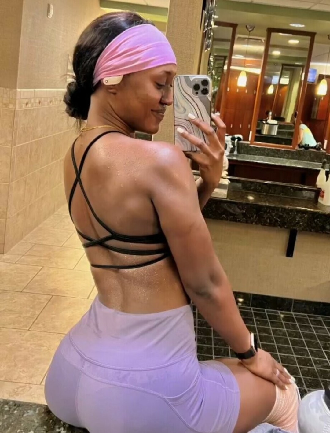 Foto di nudo di fuga di OnlyFans di Queen Aminata #24 Foto di nudo di fuga di OnlyFans di Queen Aminata #24