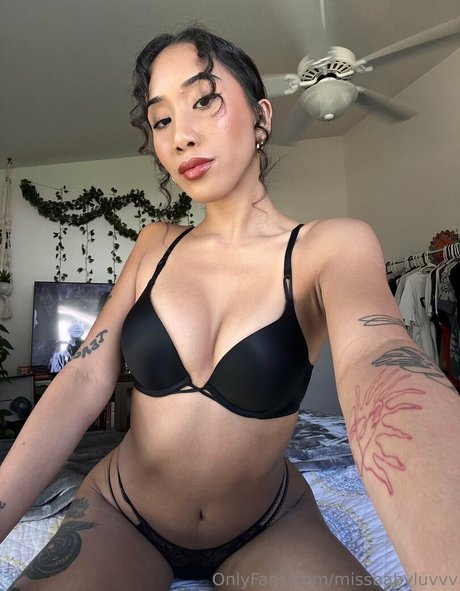 Foto di nudo di fuga di OnlyFans di Uluvzella