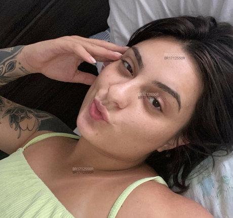 Foto di nudo di fuga di OnlyFans di Senhoritaisasilva