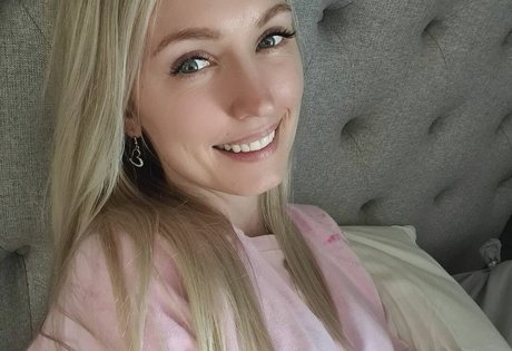 Foto di nudo di fuga di OnlyFans di Elinasky