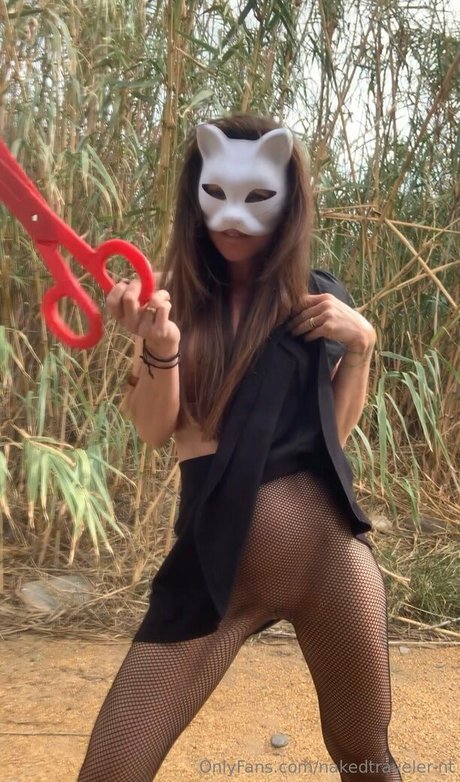 Foto di nudo di fuga di OnlyFans di Nakedtraveler