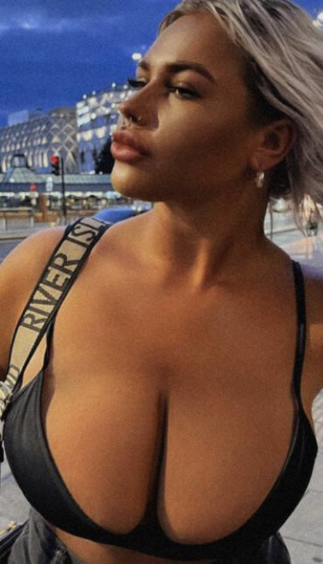 Nicole Barker