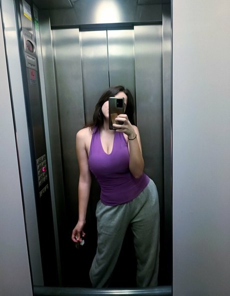 Foto di nudo di fuga di OnlyFans di Supermire