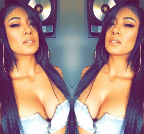 Foto di nudo di fuga di OnlyFans di Milaj