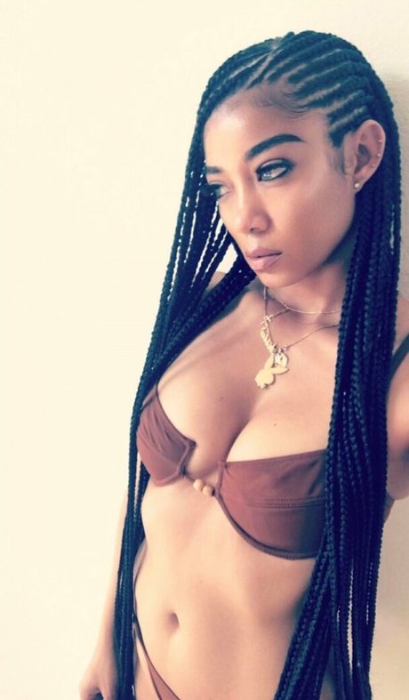 Foto di nudo di fuga di OnlyFans di Milaj