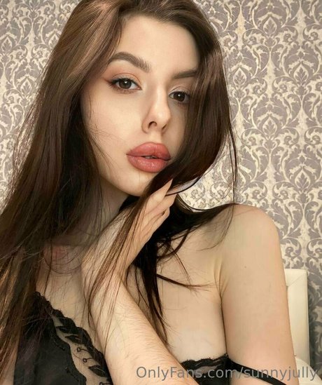 Foto di nudo di fuga di OnlyFans di Sunnyjully