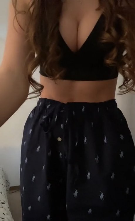 Foto di nudo di fuga di OnlyFans di Lea