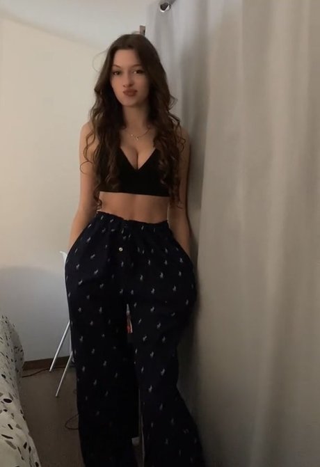 Foto di nudo di fuga di OnlyFans di Lea