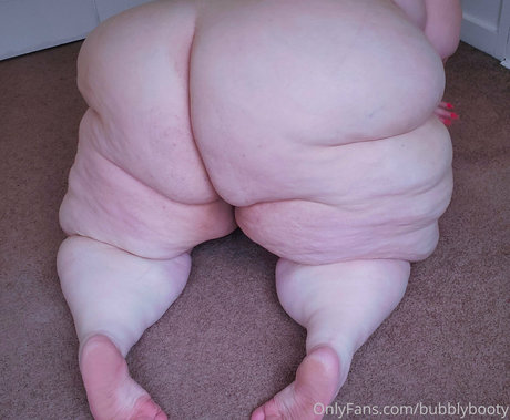 Foto di nudo di fuga di OnlyFans di Bubblybooty