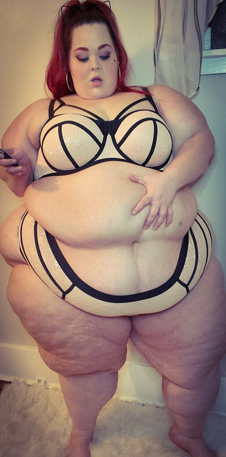 Foto di nudo di fuga di OnlyFans di Bubblybooty