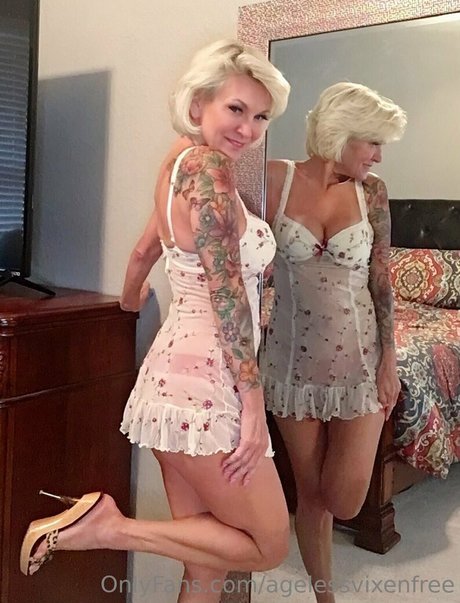 Foto di nudo di fuga di OnlyFans di Agelessvixenfree
