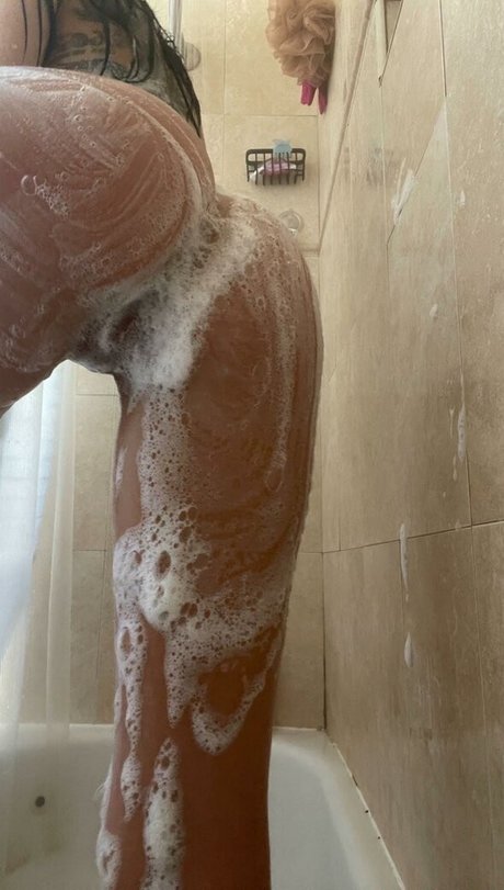 Foto di nudo di fuga di OnlyFans di Badddkitttty