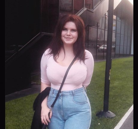 Foto di nudo di fuga di OnlyFans di Anna Bernadi