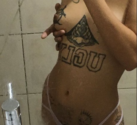 Foto di nudo di fuga di OnlyFans di Stepsbeck