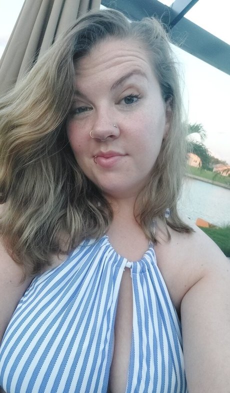 Foto di nudo di fuga di OnlyFans di Witchymermaid