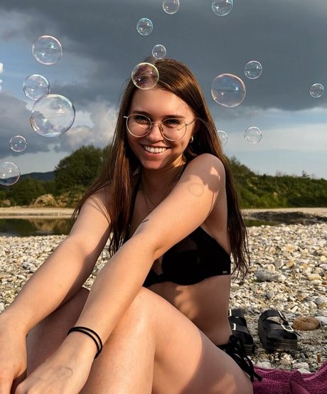 Foto di nudo di fuga di OnlyFans di Anna Kauer