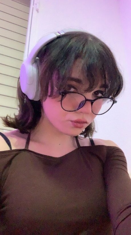 Foto di nudo di fuga di OnlyFans di Angelemhr