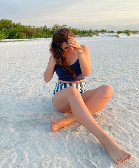 Foto di nudo di fuga di OnlyFans di Felicia Hofner