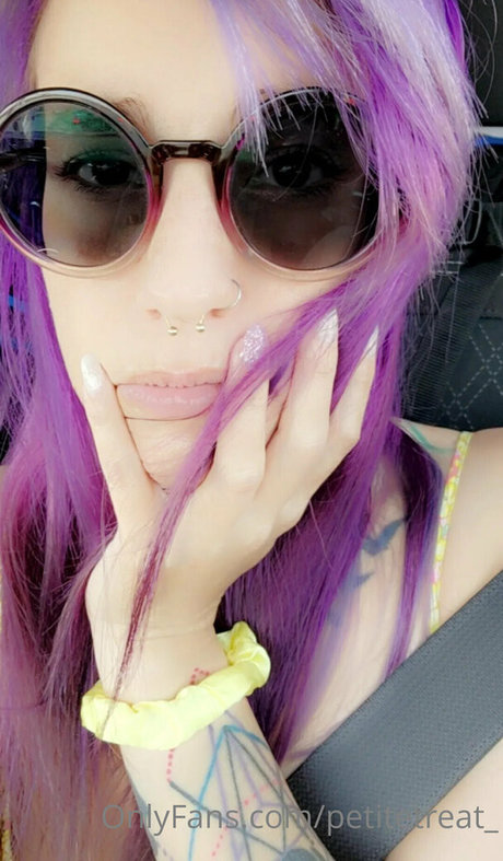 Foto di nudo di fuga di OnlyFans di Petitetreat