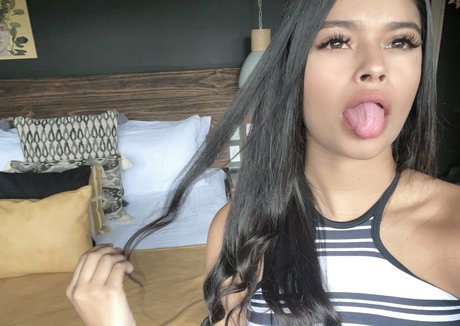 Foto di nudo di fuga di OnlyFans di Malamorena