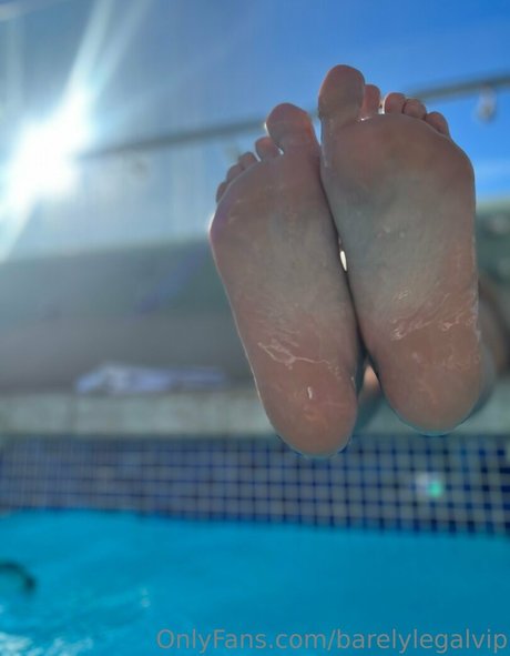 Foto di nudo di fuga di OnlyFans di Barelylegalvip
