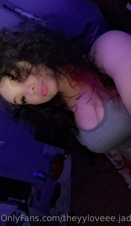 Foto di nudo di fuga di OnlyFans di Theyyloveeejadahh