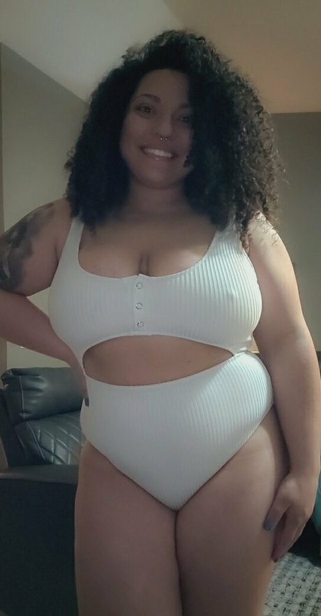 Foto di nudo di fuga di OnlyFans di Hotlips