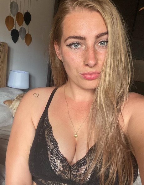 Foto di nudo di fuga di OnlyFans di Blondinbelka