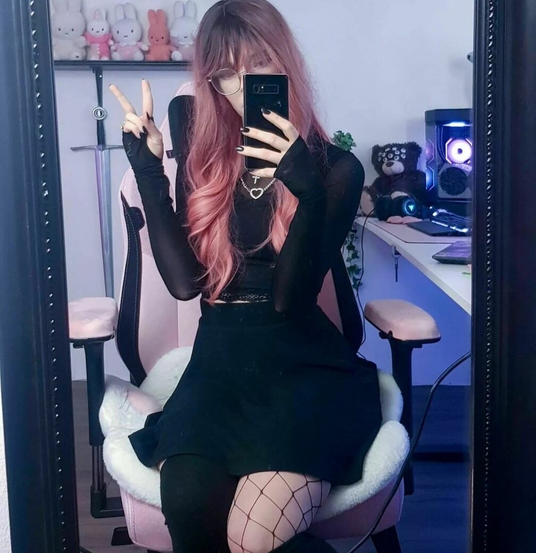 Foto di nudo di fuga di OnlyFans di Porcelain Ghoul #35 Foto di nudo di fuga di OnlyFans di Porcelain Ghoul #35