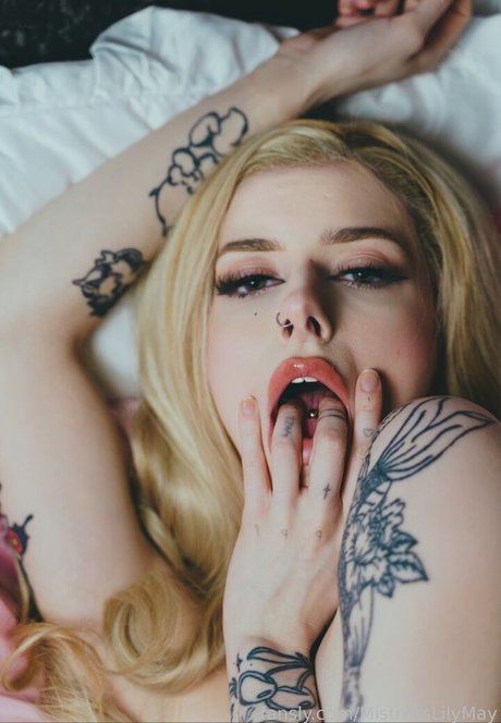 Foto di nudo di fuga di OnlyFans di Mistresslilymay