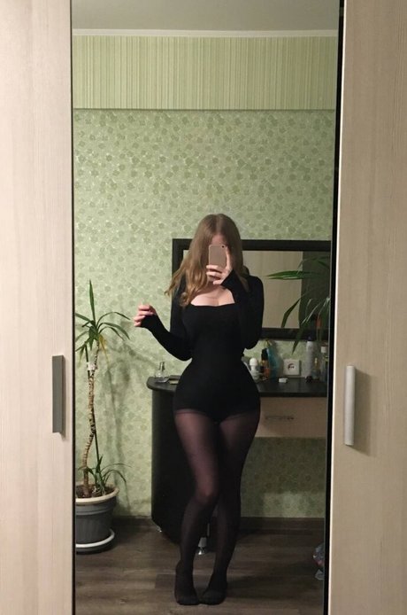 Foto di nudo di fuga di OnlyFans di Katrlvinaa