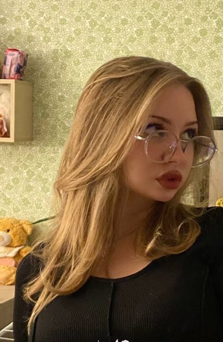 Foto di nudo di fuga di OnlyFans di Katrlvinaa