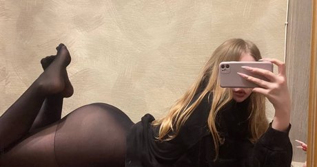 Foto di nudo di fuga di OnlyFans di Katrlvinaa