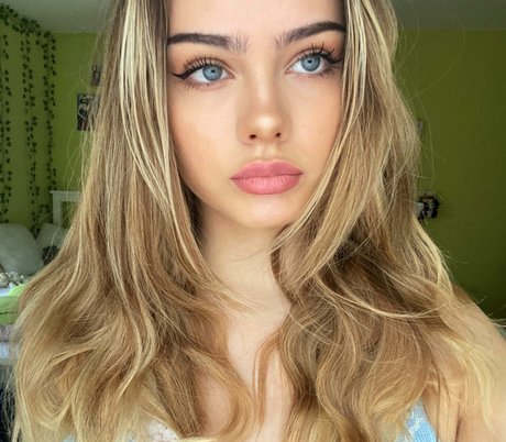 Sara Crumbleleg