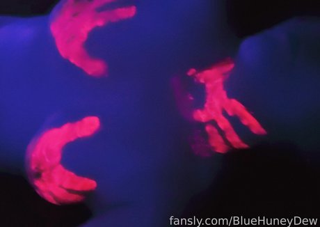 Foto di nudo di fuga di OnlyFans di Bluehuneydew