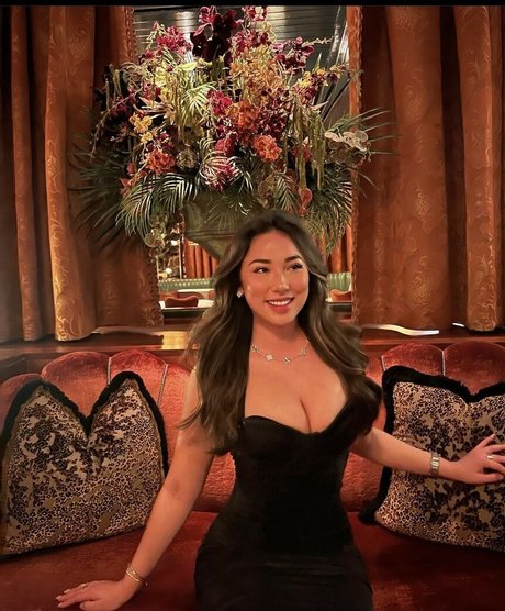 Foto di nudo di fuga di OnlyFans di Nikki Cheng