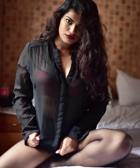 Foto di nudo di fuga di OnlyFans di Nidhi Goel