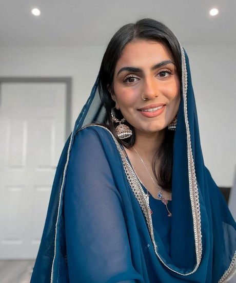 Foto di nudo di fuga di OnlyFans di Tindy Kaur