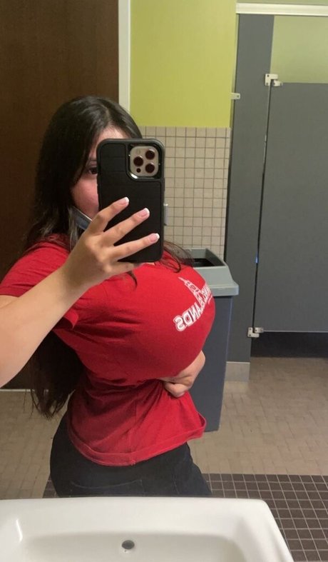 Foto di nudo di fuga di OnlyFans di Karla Vilagomez